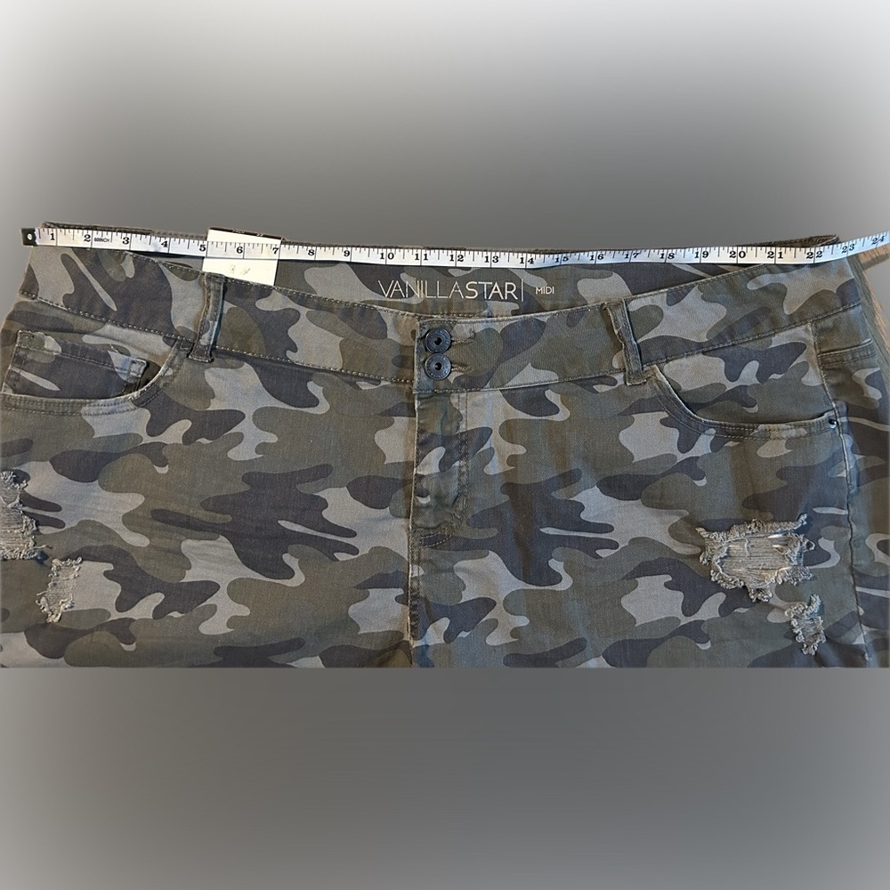 NWT Vanilla Star SZ 22 green camo high rise stretch shorts/waist 46”-48” - Picture 6 of 7
